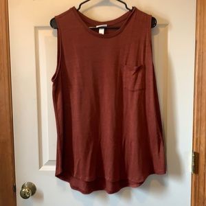 Deep orangey/rust pocket tank